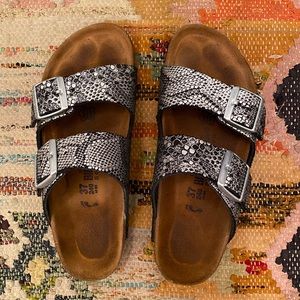 Birkenstock Arizona Silver Snake 🐍
